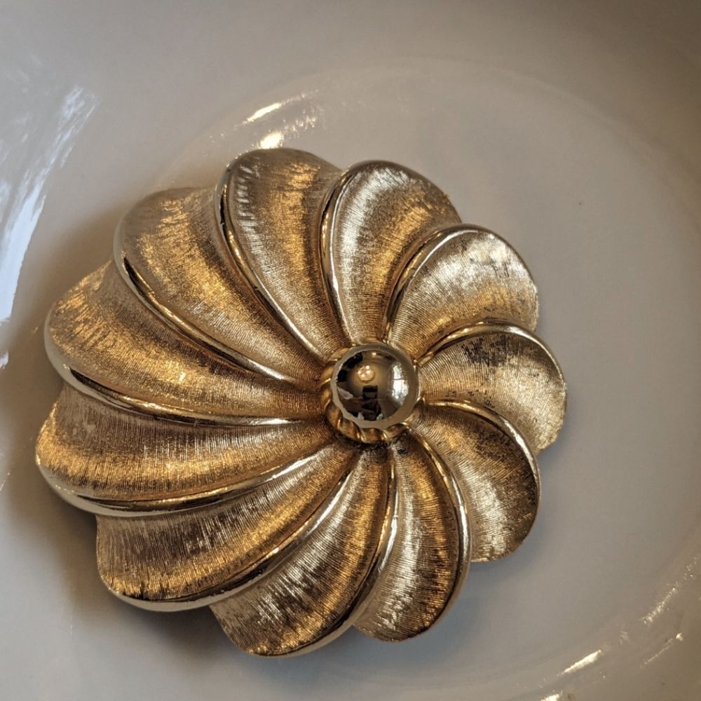 Vintage Brushed Gold Polished Brooch Pin Dome Offset Flower Retro Glam 80s 90s